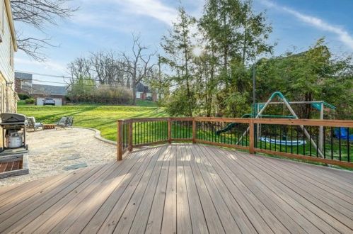 852 Meadowcroft Ave, Pittsburgh PA 15216-1139 exterior