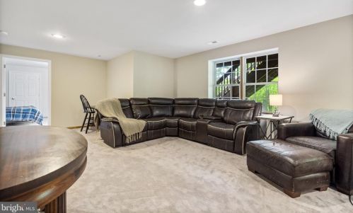 20 Hartlake Dr, Fredericksburg VA  22406-4635 exterior