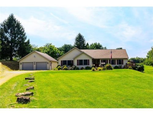 137 Rogers Dr, Clinton, PA 15026-1323
