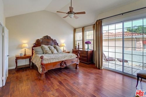 5100 Noble Ave, Van Nuys CA 91402-4509 exterior