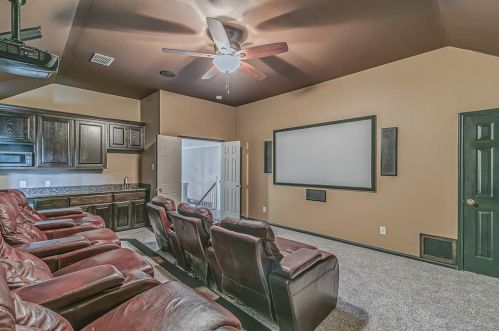 1800 Southwicke Dr, Lewisville TX  75022-8430 exterior