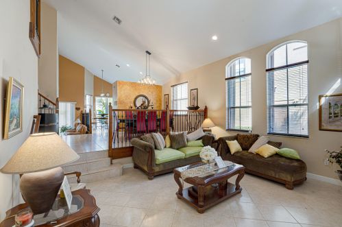 4910 163rd Ave, Hollywood, FL 33027-4951