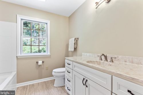 786 Arbor Dr, Red Lion PA  17356-8611 exterior