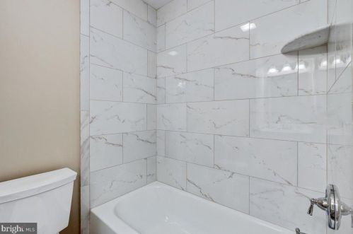 601 Clearwater Ct, Herndon VA  20170-4125 exterior