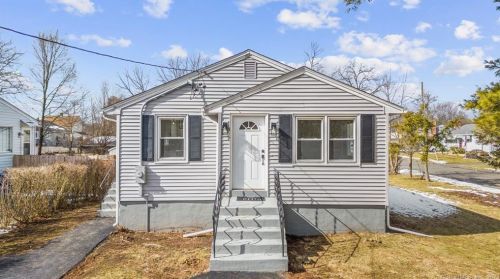 379 Mountain Rd, Hartford CT  06107-1028 exterior