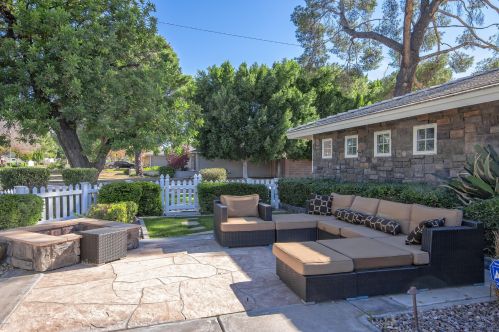 3841 Elm St, Phoenix, AZ 85018-3613