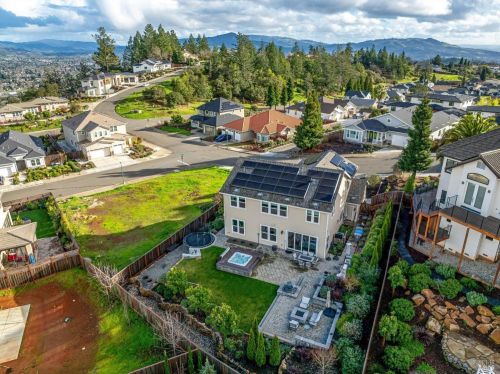 3837 Sedgemoore Dr, Santa Rosa CA  95404-7620 exterior