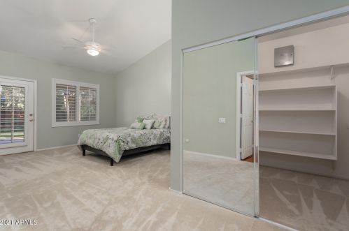 15601 11 Ave, Phoenix AZ 85021-4407 exterior