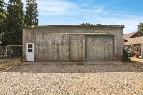 5057 Harney Ln, Lodi CA  95240-6922 exterior