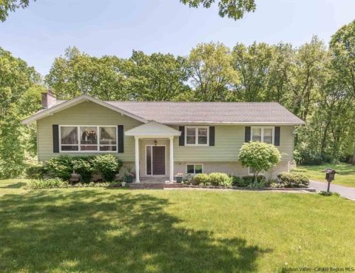 143 Fairway Dr, Hurley, NY 12443-5332