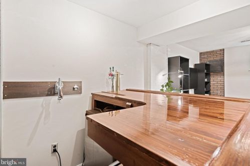 2770 Hyson Ln, Falls Church VA  22043-3522 exterior