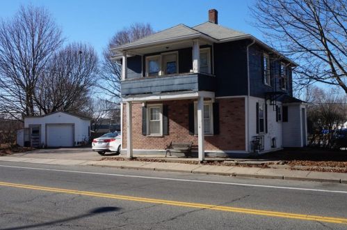 1805 Mendon Rd, Woonsocket, RI 02895-6133