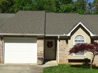 231 Camelot Ct, Knoxville, TN 37922-2084