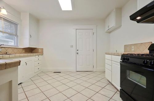 426 Lockeford St, Lodi CA 95240-2335 exterior