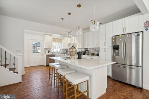 9410 Ox Rd, Lorton, VA 22079-3418
