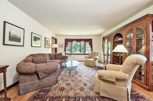 11 Greenhaven Rd, Tompkins Corners NY  10579-3303 exterior