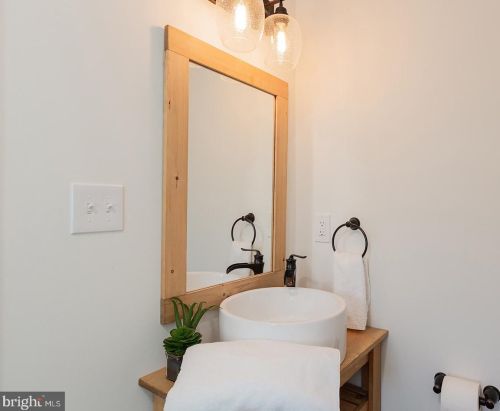 24 New St, Lancaster PA  17602-2047 exterior