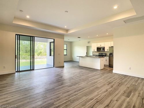 606 Lincoln Blvd, Lehigh Acres, FL 33936-0078