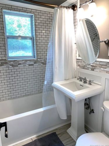 83 Maltbie Ave, Stamford CT  06902-1109 exterior