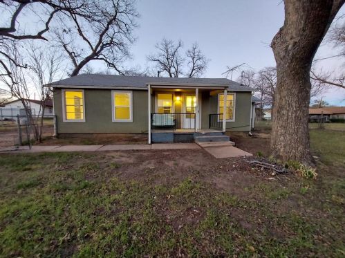 606 Washington Ave, Whitney TX  76692-2144 exterior