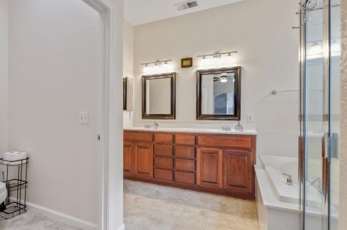 5643 Arnerich Ct, Riverbank CA  95367-9541 exterior