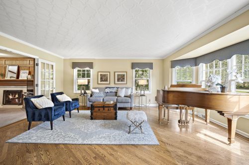 10829 Haddonstone Pl, Thiensville, WI 53092-5878