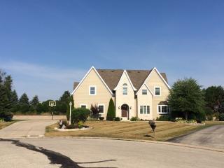 2890 Berwick Ct, Brookfield, WI 53045-3358
