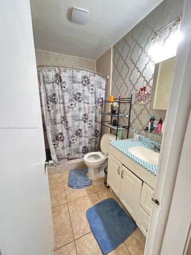 6609 1 Ct, Hollywood FL  33024-7211 exterior