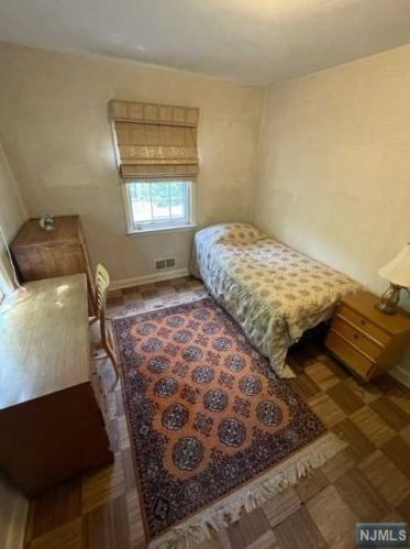 281 Lindbergh Blvd, Teaneck NJ  07666-6542 exterior