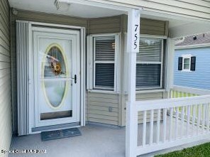 755 Plantation Dr, Titusville, FL 32780-2580