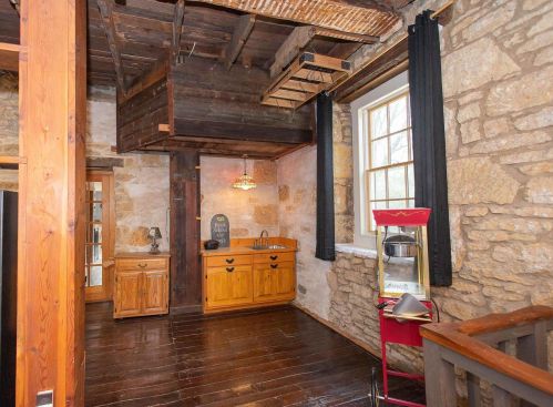 914 Bequette St, Dodgeville WI  53533-1112 exterior