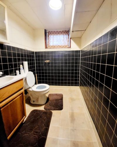 1719 Keefe Ave, Milwaukee WI 53212-1709 exterior