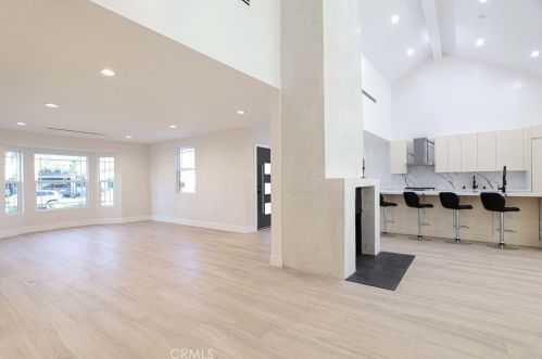 11512 La Maida St, North Hollywood CA  91601-4323 exterior