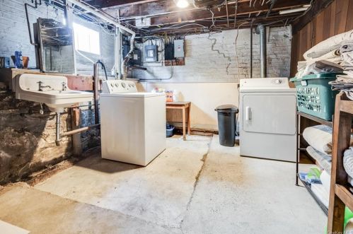 29 Gray St, Poughkeepsie NY 12603-2712 exterior