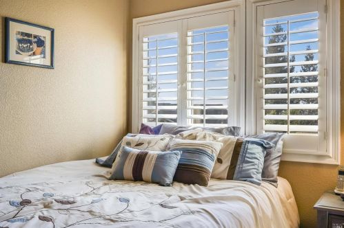 2082 Stonefield Ln, Santa Rosa CA  95403-0951 exterior