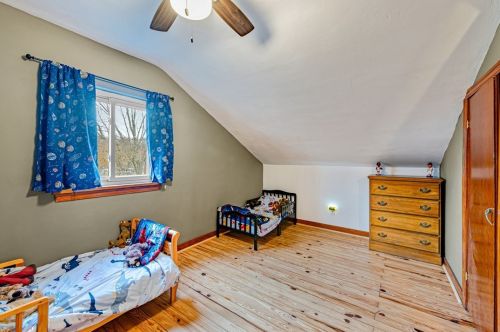 402 Cedar St, Jeannette PA  15644-2522 exterior