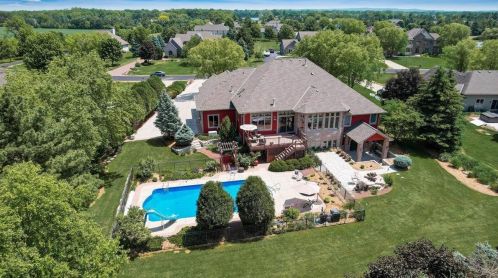 847 Burr Oak Ln, Oconomowoc, WI 53066-8654