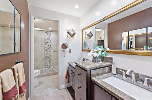 2 Emperor, Irvine CA 92604-1918 exterior