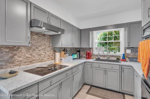 433 Lk Shr Dr, Bricktown NJ 08723-5079 exterior