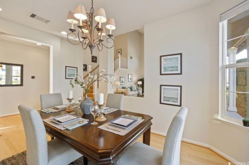 600 Landmark Ln, Redwood City CA  94065-2888 exterior