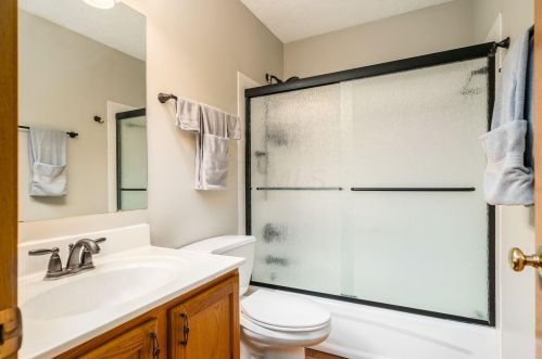 1508 Meadowlark Ln, Marysville OH  43040-8525 exterior