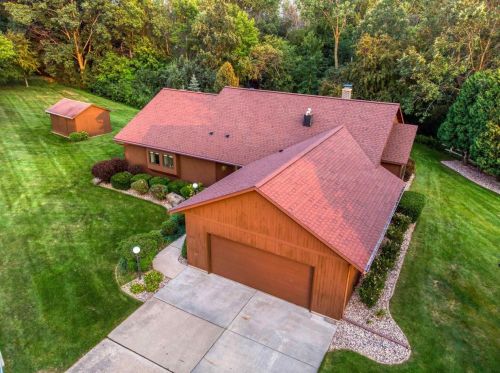 2676 Oak Park Dr, Green Bay, WI 54311-6527