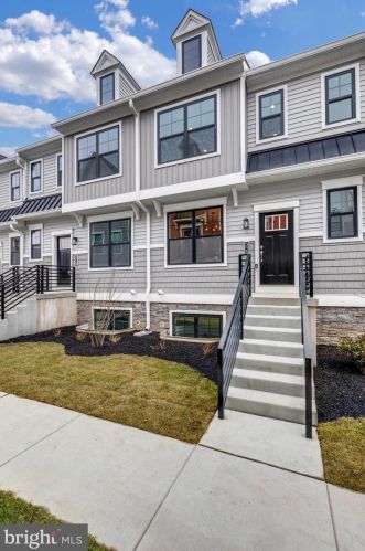 328 Walnut St, Collegeville PA  19426-3601 exterior