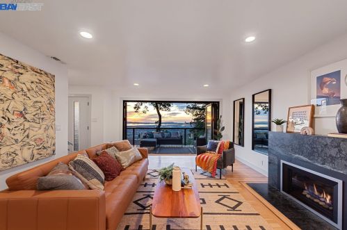 3550 Klamath St, Oakland CA 94602-4126 exterior