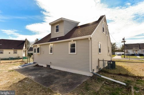 1102 Cumberland Ave, West Deptford NJ  08096-3041 exterior