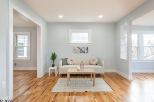 505 Drake Ave, Roselle NJ  07203-1415 exterior