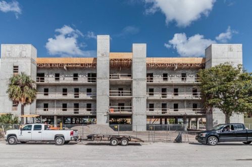 15305 1st St, Saint Petersburg, FL 33708-1801