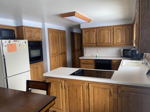 1337 Carole Ln, Green Bay, WI 54313-5965