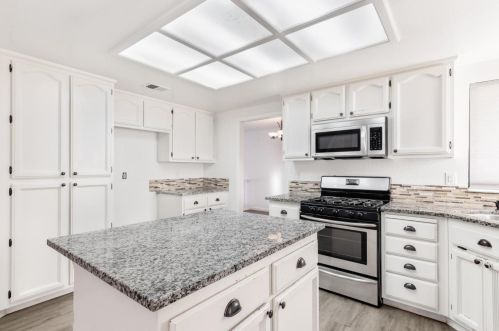 7934 Kyle Ct, Citrus Heights CA  95610-2461 exterior