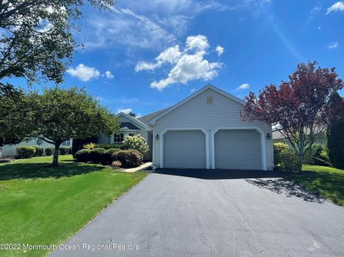 58 Ivy Hill Rd, Lakewood NJ  08701-5772 exterior